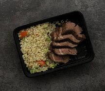 Ростбиф с овощами и булгуром