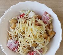 Салат Цезарь с курицей