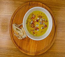Сырный крем-суп с трюфельным маслом и горгонзолой