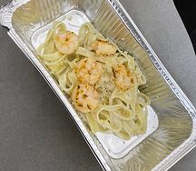 Паста чесночно-сливочная с креветкой