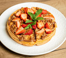 Вафли с клубникой