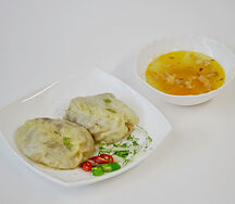 Манты с бульоном
