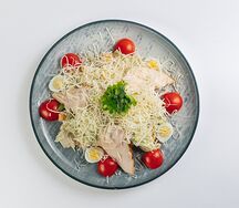 Салат Цезарь с курицей
