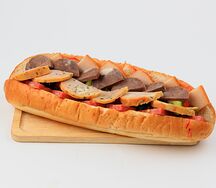 Большой хот-дог с казы