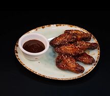 Куриные крылья с соусом барбекю