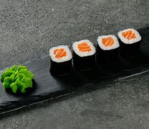 Мини ролл с лососем