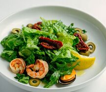 Салат с морепродуктами
