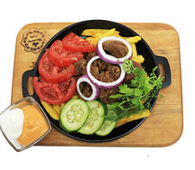 Картофель фри с говядиной