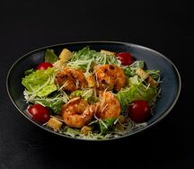 Салат цезарь с креветками