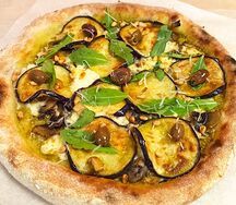 Пицца Баклажан-руккола