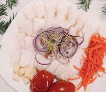 Сало домашнее с чесноком