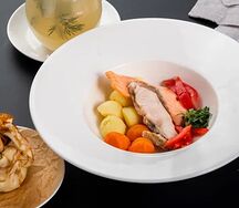 Уха Царская с осетром и форелью, подается с блинчиком, фаршированным паштетом