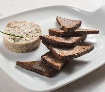 Форшмак с гренками