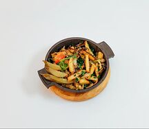 Картофель жареный с луком и грибами