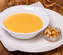 Сырный суп с гренками
