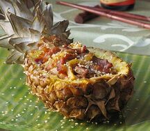 Мясо в ананасе