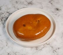 Пирожок с рисом и яйцом 