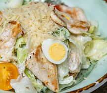 Цезарь с курицей