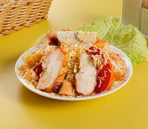 Салат Цезарь с курицей
