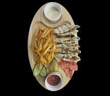 Шаурма курица на тарелке