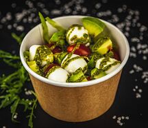 Салат с авокадо и сыром