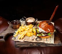 Steak burger beef камамбер с клюквой