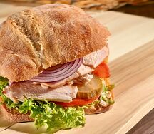 Чиабатта с курицей имаринованным огурчиком