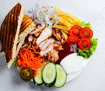  Донар куриный на тарелке
