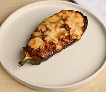 Баклажан с сыром и курицей