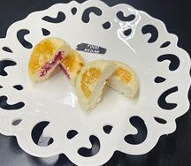 Сырник с вишней