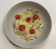 Паста с курицей и грибами 